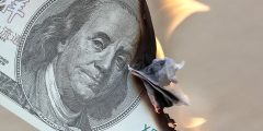 فخ التكلفة الغارقة: لماذا نرمي أموالًا جيدة بعد سيئة