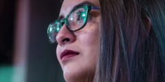 لماذا ضحايا LGBTQ معرضون لخطر الاعتداء المنزلي بشكل أكبر