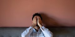 ما الأعراض الإيجابية والسلبية للفصام وكيف يمكن التعامل معه؟