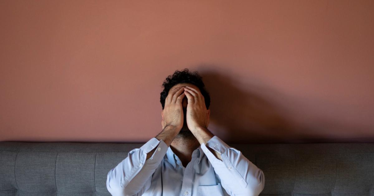 ما الأعراض الإيجابية والسلبية للفصام وكيف يمكن التعامل معه؟