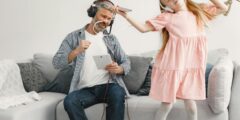 لماذا يغني الجميع إلى صيادين شيطان K-pop