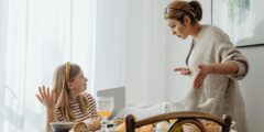 أبحاث الدماغ في سن المراهقة اختطفت مع المعتقدات حول المراهقة
