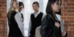 أربع علامات تشير إلى مجموعة ضارة