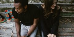 عندما تتلاشى العلاقات