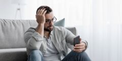 مدمن مخدرات على السلبية