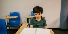 الطرد من المدرسة المتوسطة يزيد من خطر الانحراف