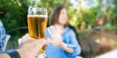 هل يستطيع Ozempic مساعدتك في تقليل تناول الكحول؟ يعتقد الباحثون ذلك