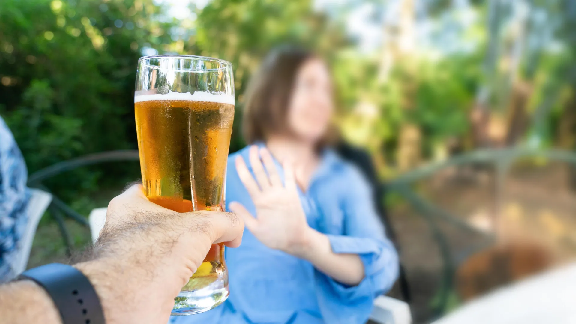 هل يستطيع Ozempic مساعدتك في تقليل تناول الكحول؟ يعتقد الباحثون ذلك