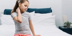 ما سبب طقطقة العظام بكثرة عند الأطفال ؟ وهل تشير إلى مشكلة؟
