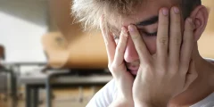 يؤثر القلق على الدماغ لتشويه إدراك التهديد