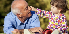 ما السبب وراء رائحة الجسم عند كبار السن ولمَ تتغير مع العمر؟