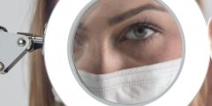 رؤية انكسار أو تموّج في الخطوط المستقيمة عند النظر وأهم الأسباب