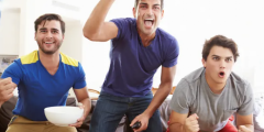 تشجيع منتخبك بكأس العالم يقلل الشعور بالوحدة
